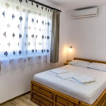 Casa Iordachescu Guest house